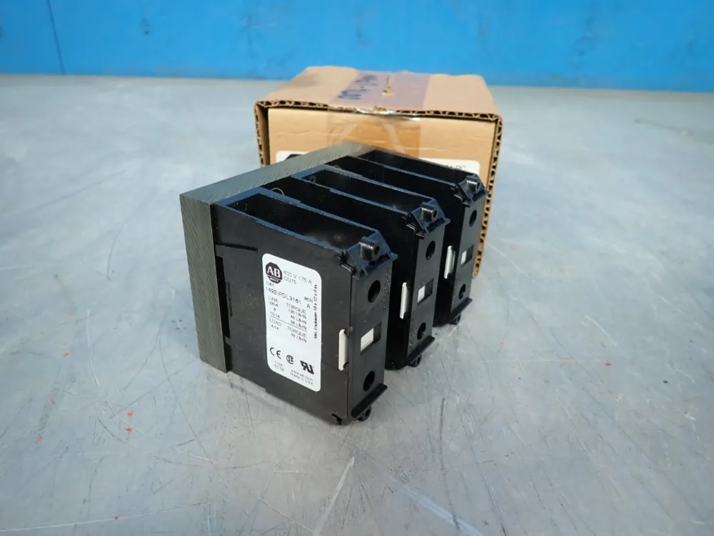 Allen Bradley Lot Of 2 Power Distribution Block - 1492-pdl3161