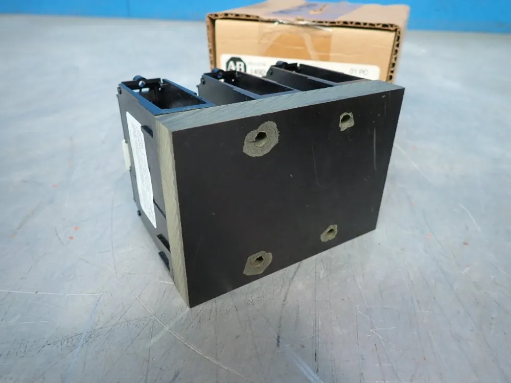 Allen Bradley Lot Of 2 Power Distribution Block - 1492-pdl3161