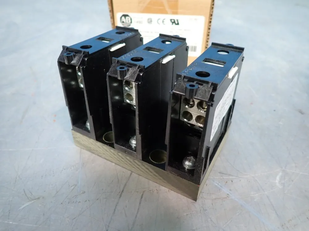 Allen Bradley Lot Of 2 Power Distribution Block - 1492-pdl3161