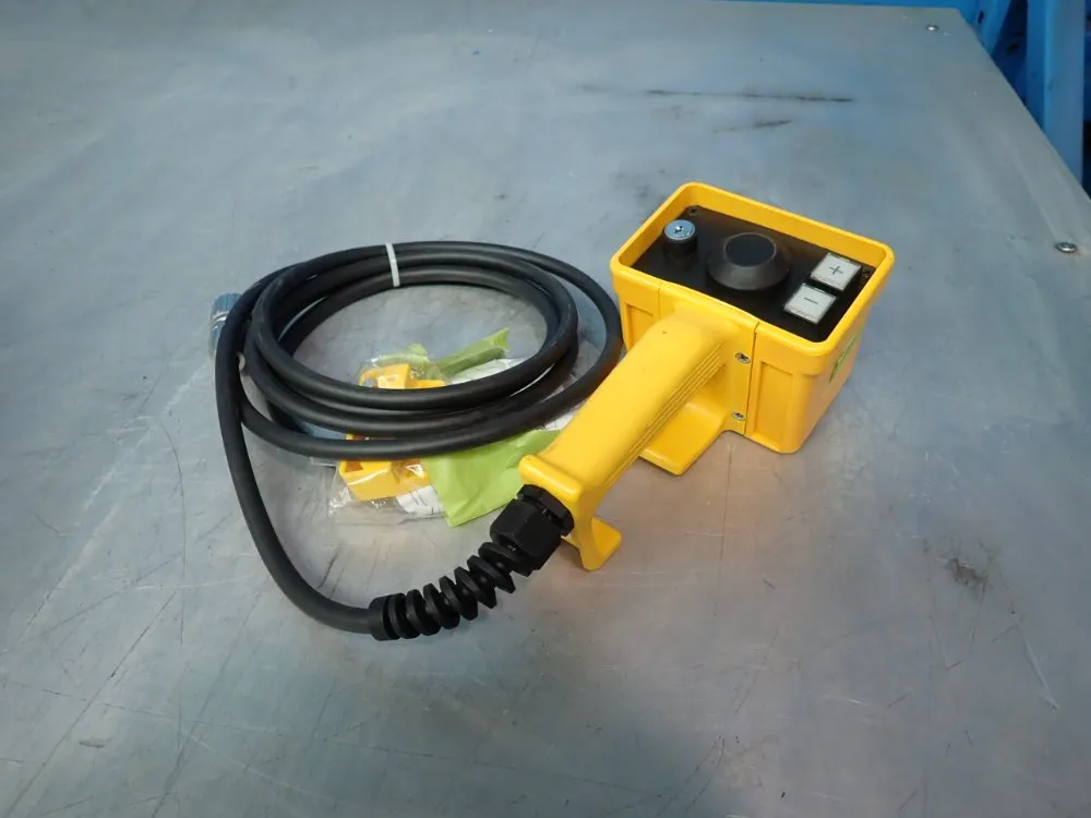 Euchner Enabling Switch - Zsb070904