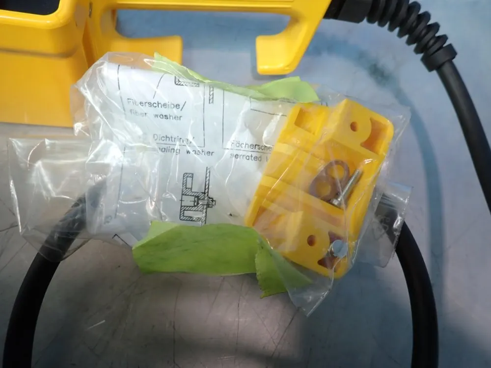 Euchner Enabling Switch - Zsb070904