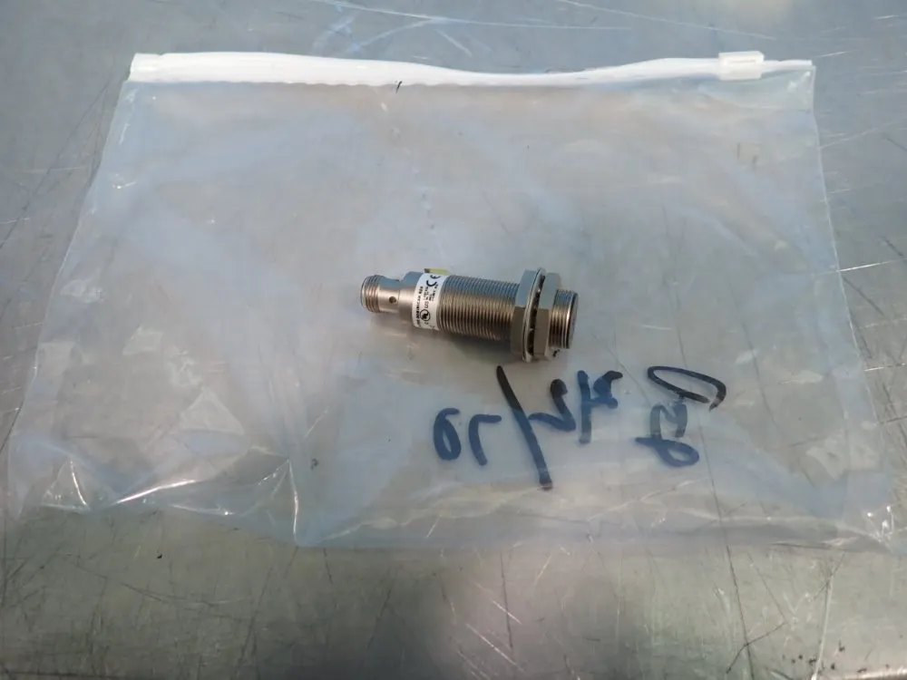 Allen Bradley Lot Of 3 Inductive Proximity Sensor - 872c-d5ne18-d4