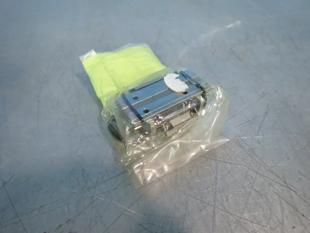 Nsk Lot Of 2 Linear Guideway Blocks - Lw170080elc1t11kcz