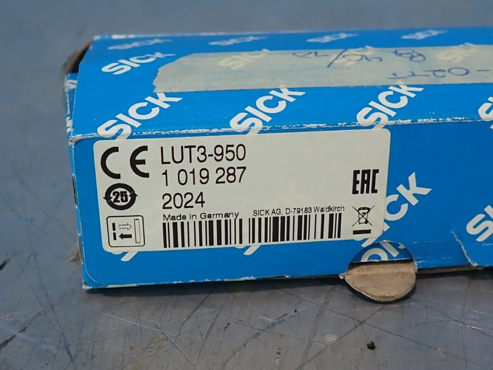 Sick Luminescence Sensor - Lut3-950