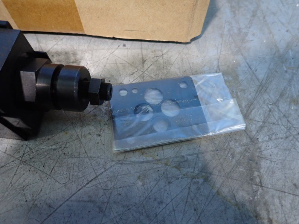 Parker Hydraulic Valve - Fm2dddsv55