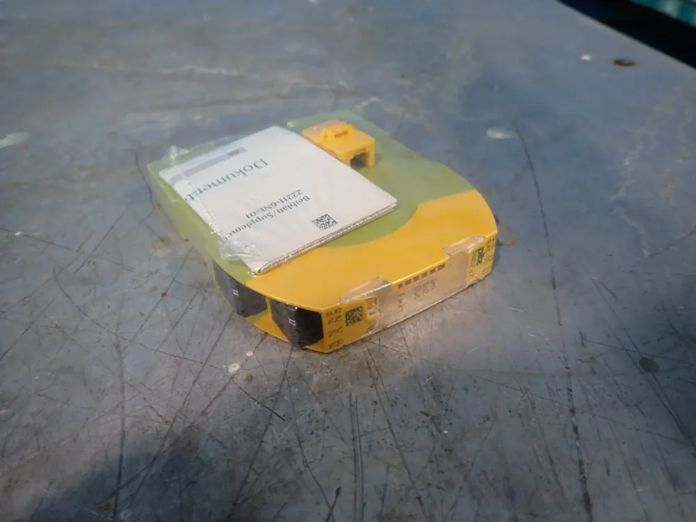 Pilz Lot Of 2 Safety Relays - Pn0zs7