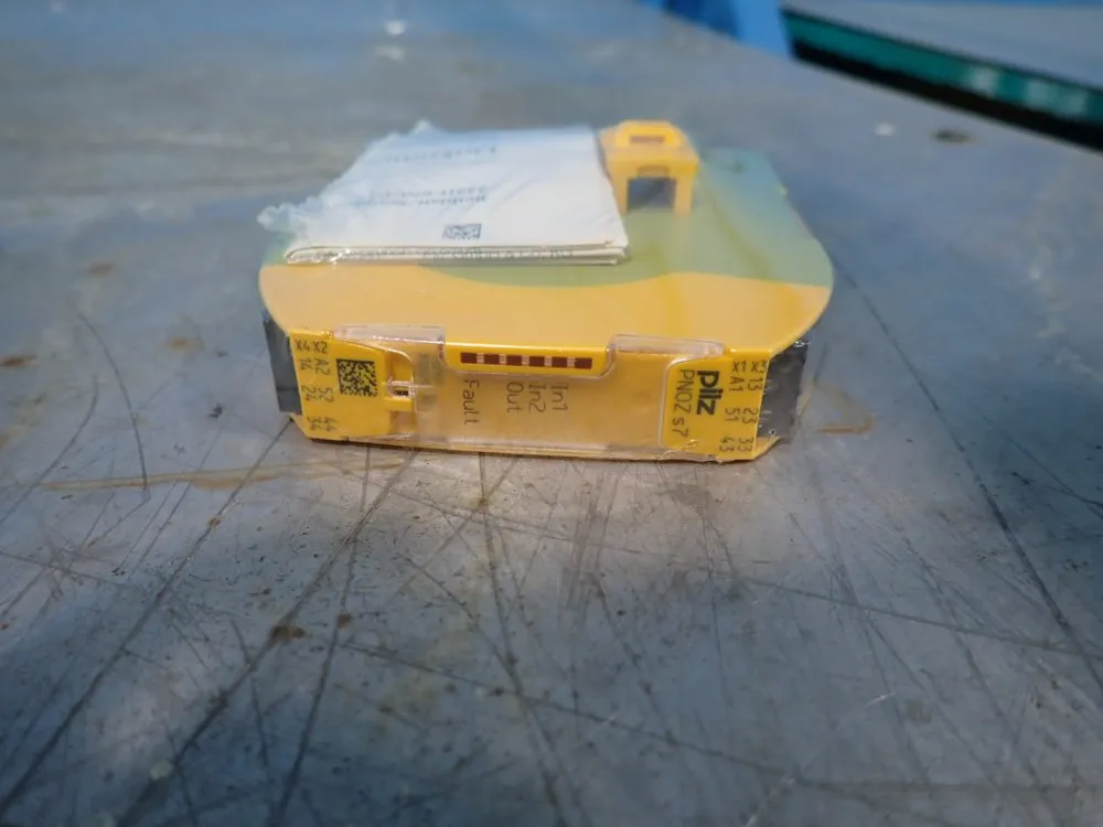 Pilz Lot Of 2 Safety Relays - Pn0zs7