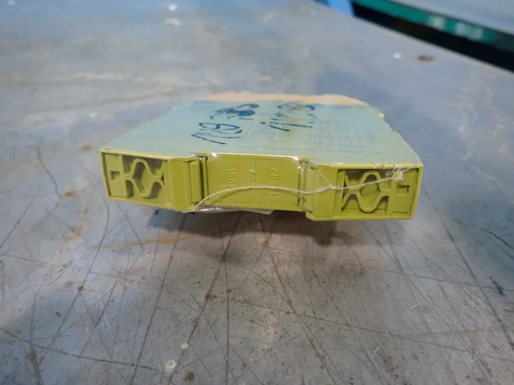 Pilz Lot Of 2 Safety Relays - Pn0zs7