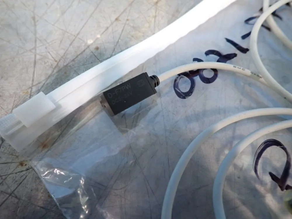 Smc Lot Of 2 Cylinder Switches - D-f7pw