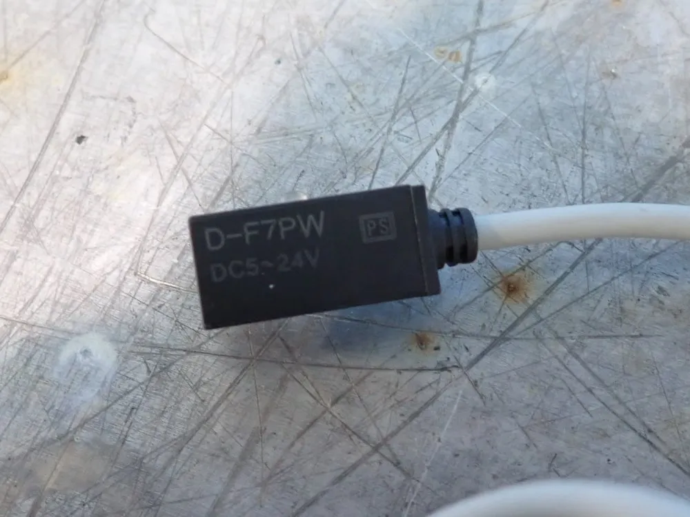 Smc Lot Of 2 Cylinder Switches - D-f7pw