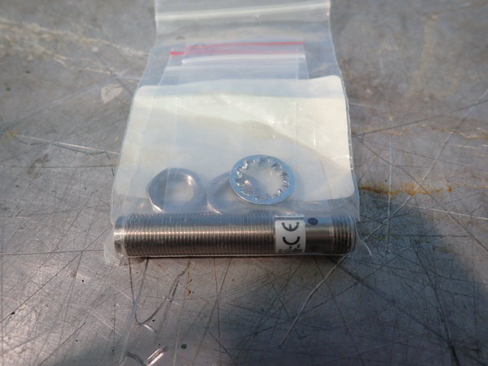 Balluff Lot Of 4 Inductive Sensors - Besm12eg1-psc20n-s04g-s