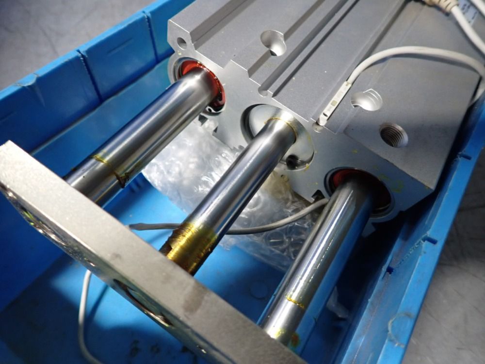 Smc Guide Cylinder - Mgpl32tf-175z-m9pw8dpc, Mgpl32tf-175-m