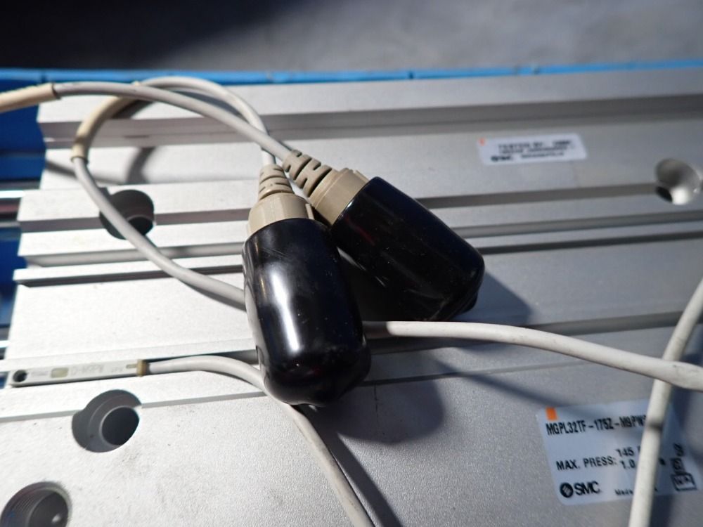 Smc Guide Cylinder - Mgpl32tf-175z-m9pw8dpc, Mgpl32tf-175-m