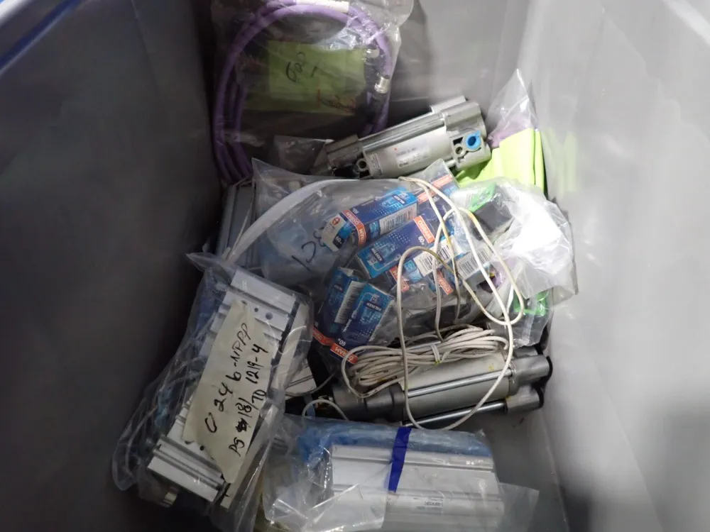 Smc, Turck Cylinder Tye Rod, Connection Cable, Signal Bulb