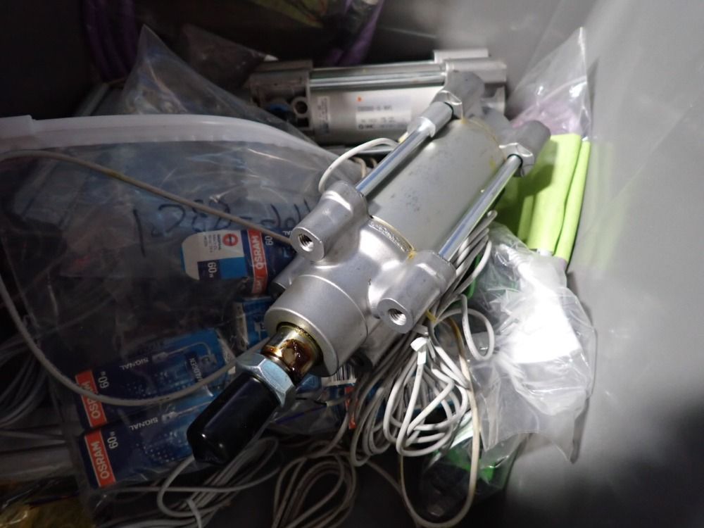 Smc, Turck Cylinder Tye Rod, Connection Cable, Signal Bulb