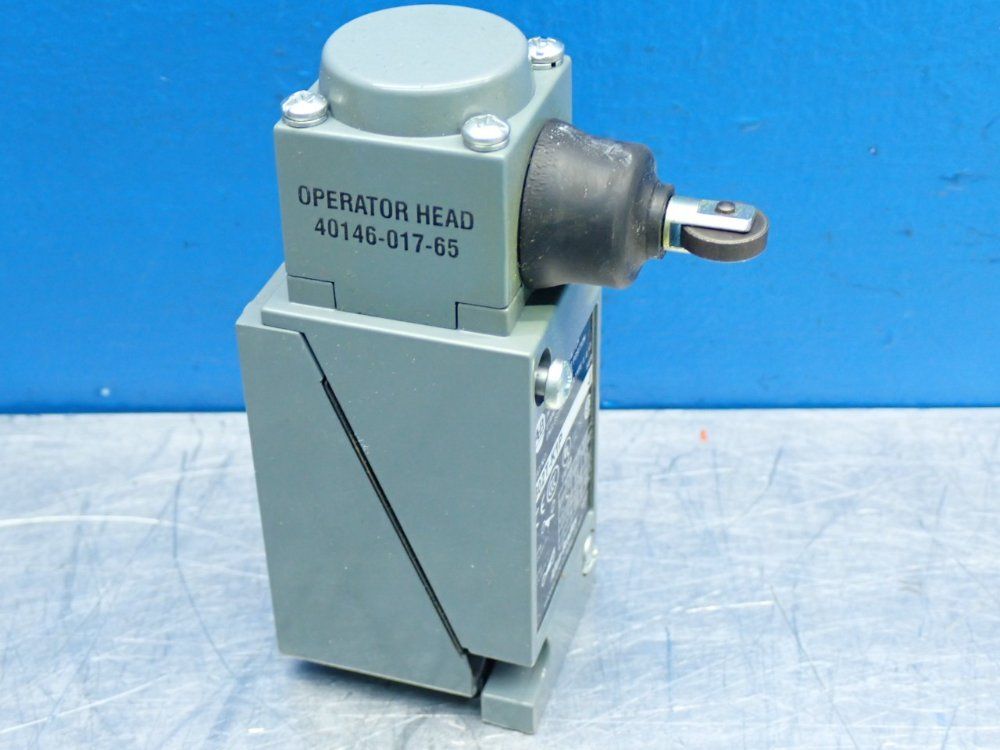 Allen Bradley Plug-in Oiltight Limit Switch Series-h - 802t-k1p