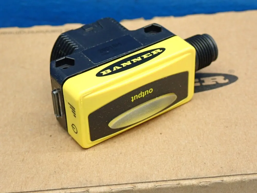 Banner Qs30-series Photoelectric Sensor - Qs30ff200q