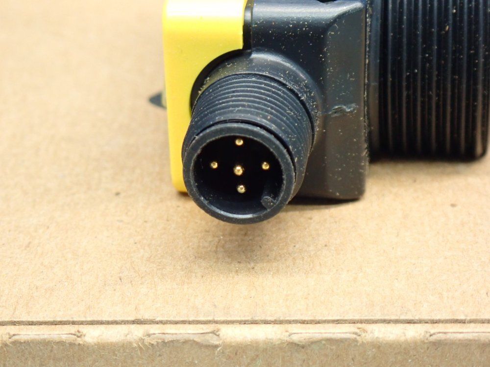 Banner Qs30-series Photoelectric Sensor - Qs30ff200q