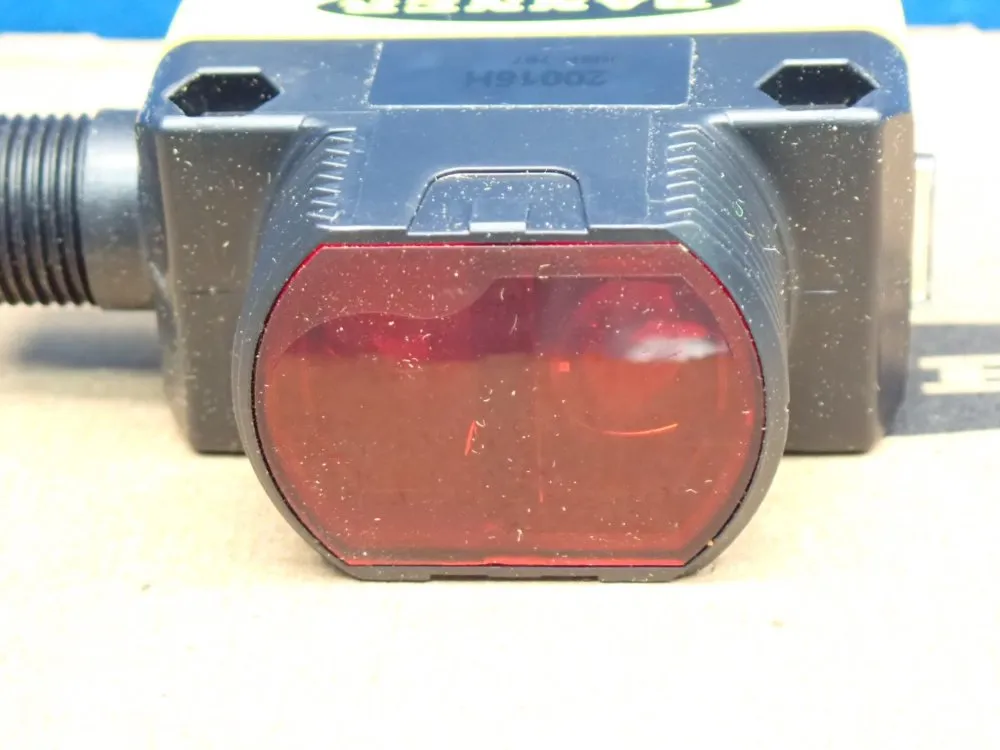 Banner Qs30-series Photoelectric Sensor - Qs30ff200q