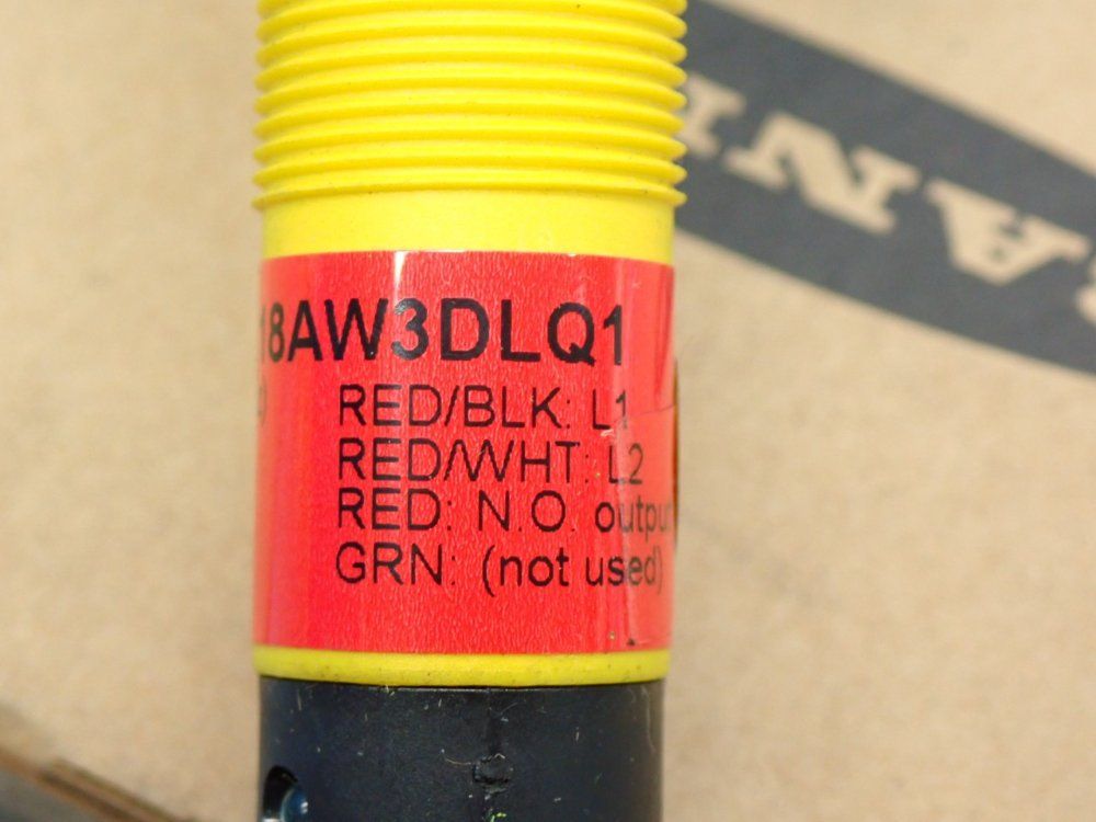 Banner 300mm S18-series Photoelectric Sensor - S18aw3dlq1