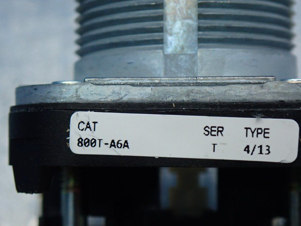 Allen Bradley Flush-head Push Button - 800t-a6a