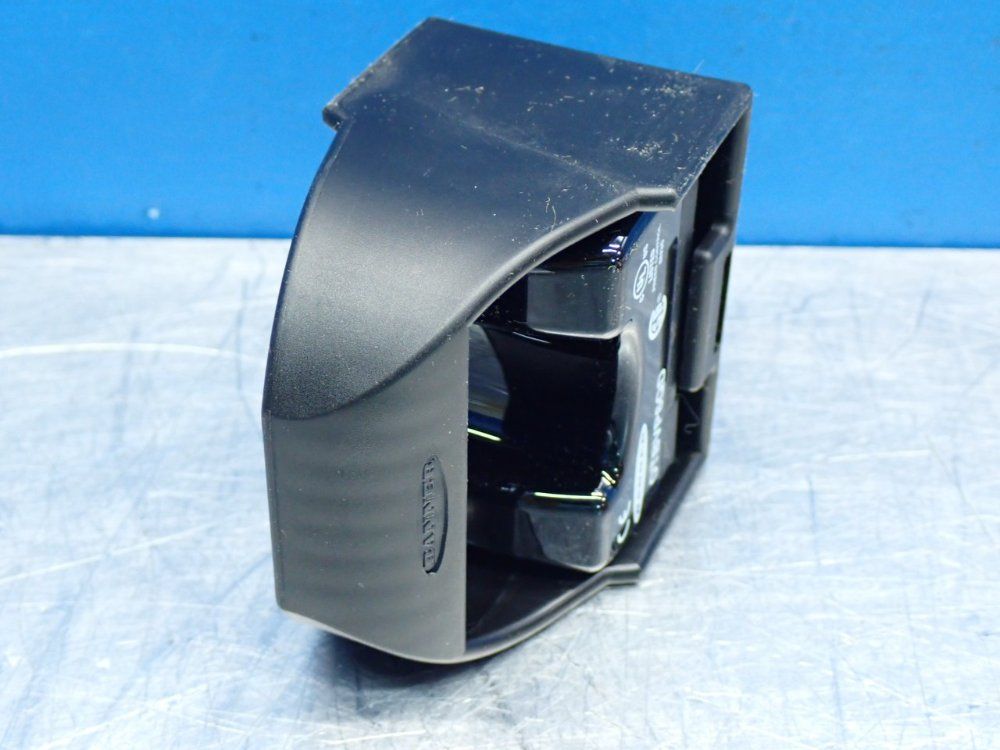 Banner Otb-series Optical Safety Sensor Momentary Touch Button - Otbvp6qd