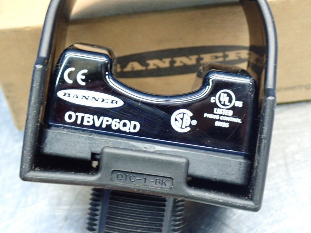 Banner Otb-series Optical Safety Sensor Momentary Touch Button - Otbvp6qd
