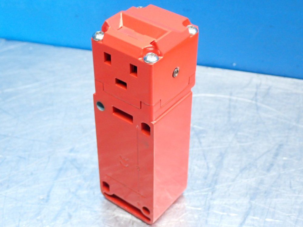 Allen Bradley Guardmaster Tongue Interlock Switch - 440k-mt55026