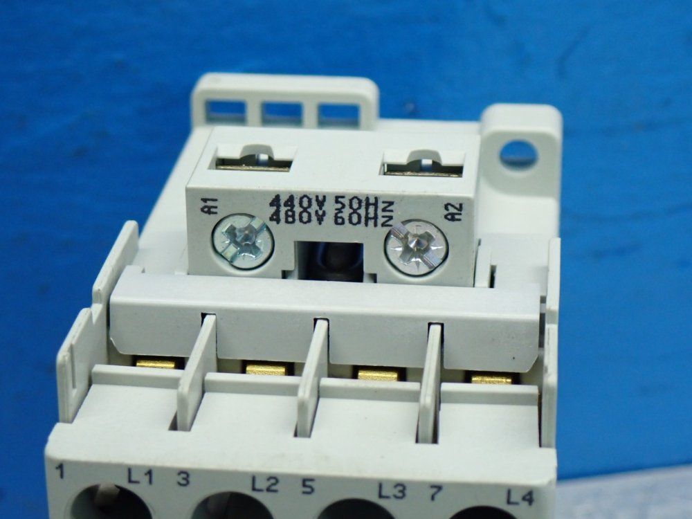 Allen Bradley Contactor Unit - 100-c16b400