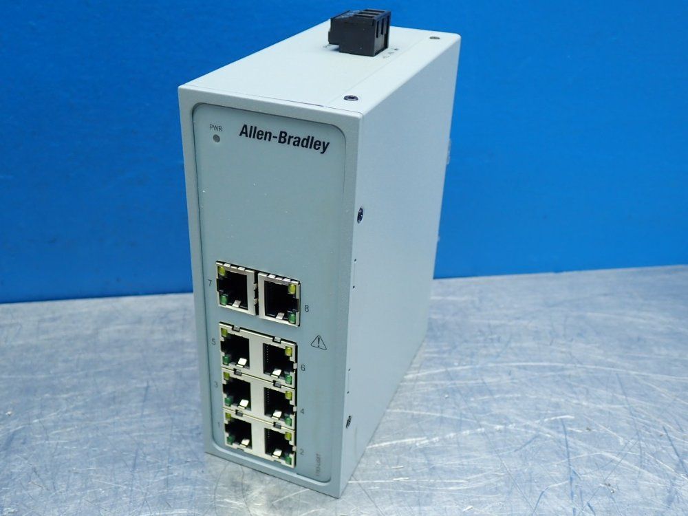 Allen Bradley Stratix 2000 Ethernet Unmanaged Switch - 1783-us8t