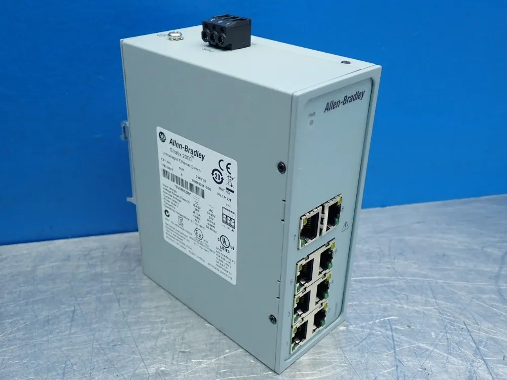 Allen Bradley Stratix 2000 Ethernet Unmanaged Switch - 1783-us8t