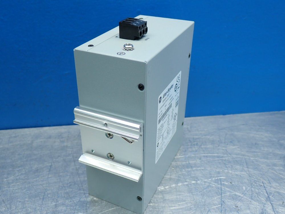 Allen Bradley Stratix 2000 Ethernet Unmanaged Switch - 1783-us8t