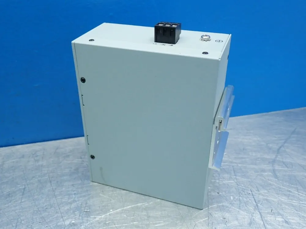 Allen Bradley Stratix 2000 Ethernet Unmanaged Switch - 1783-us8t