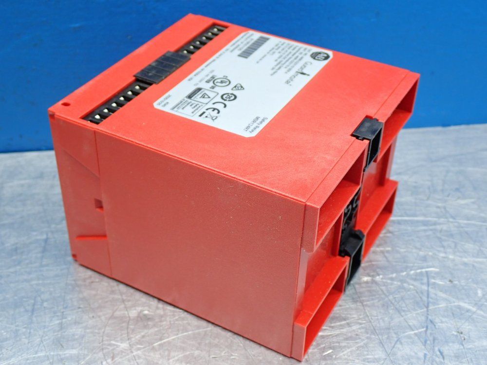 Allen Bradley Guardmaster Monitoring Safety Relay - 440r-g23110