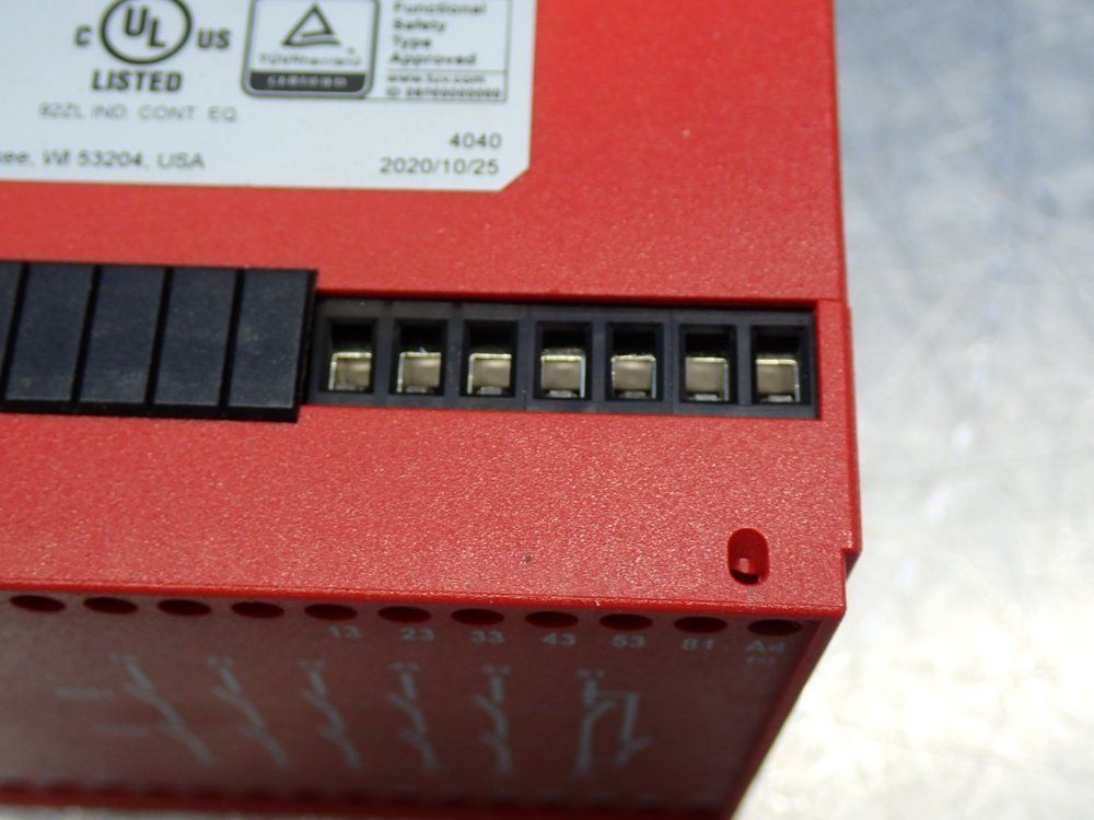 Allen Bradley Guardmaster Monitoring Safety Relay - 440r-g23110