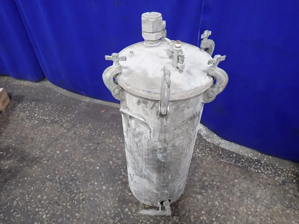 13 1/2" X 33" Paint Pot