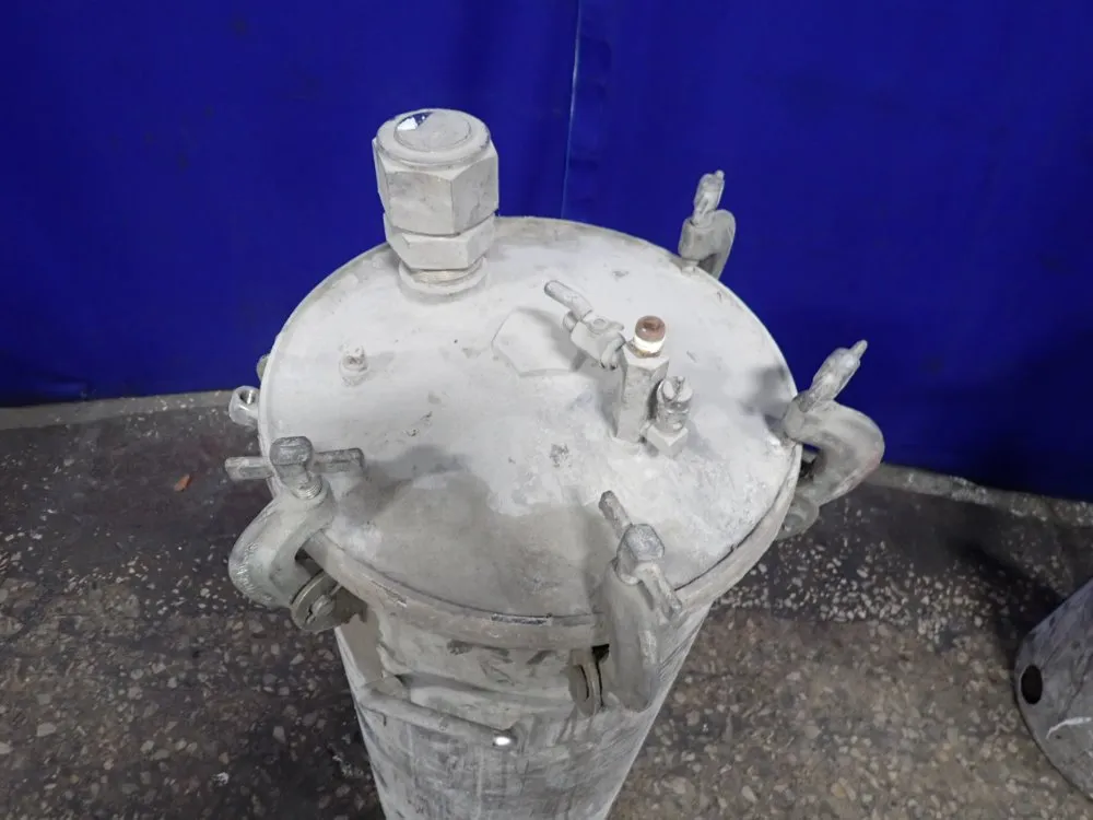 13 1/2" X 33" Paint Pot