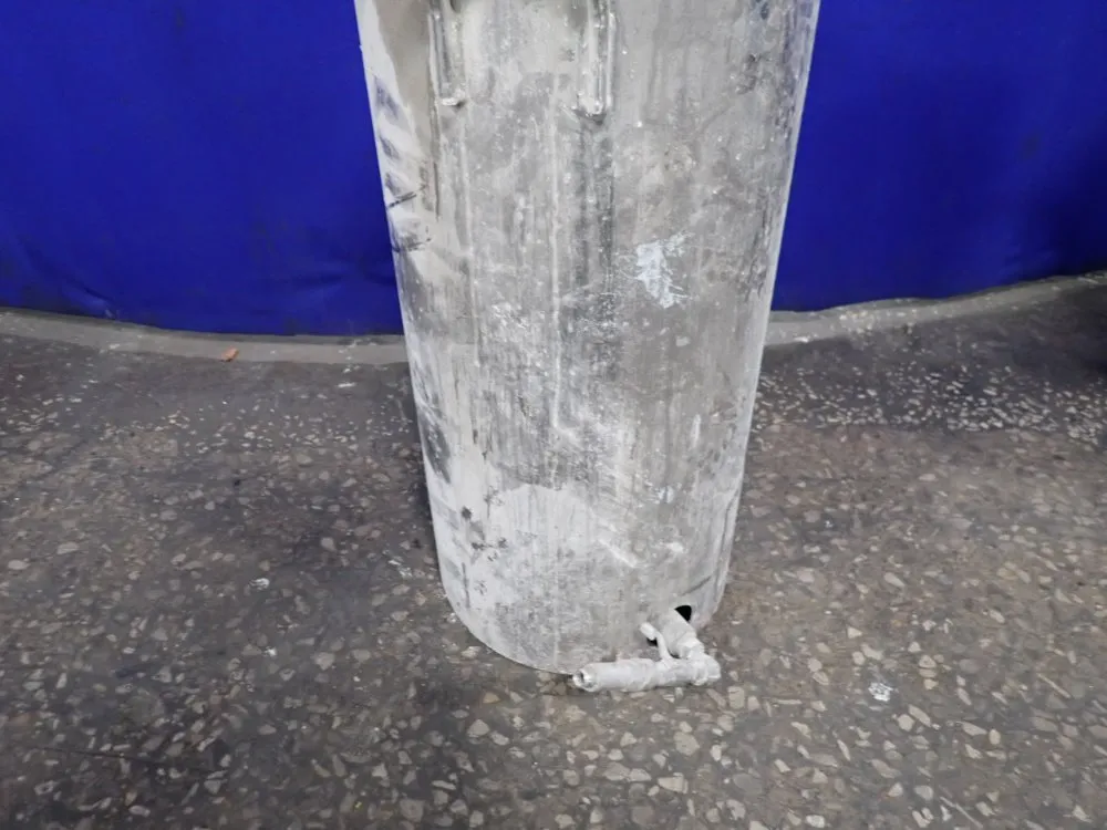 13 1/2" X 33" Paint Pot