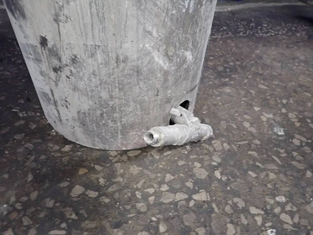 13 1/2" X 33" Paint Pot