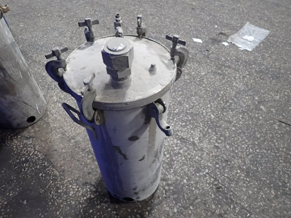 13 1/2" X 33" Paint Pot