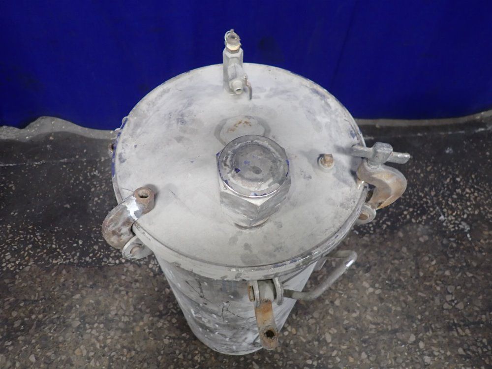 13 1/2" X 33" Paint Pot