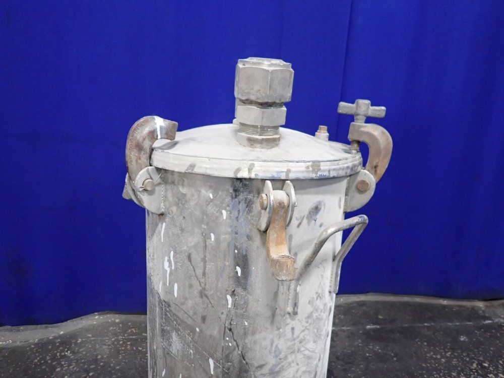 13 1/2" X 33" Paint Pot