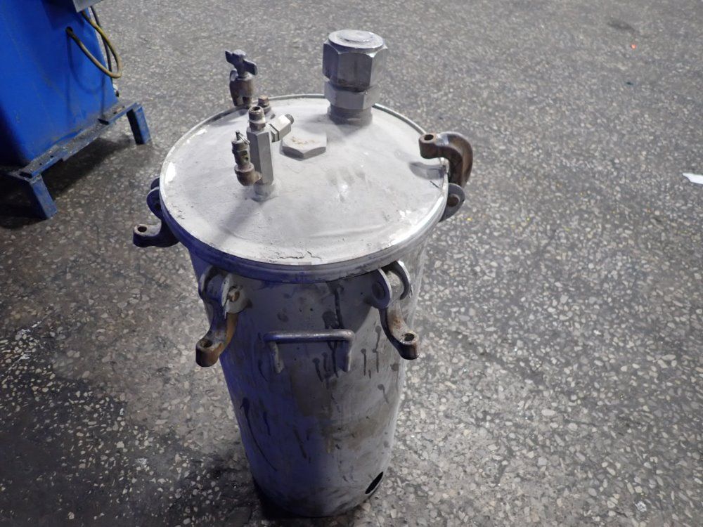 13 1/2" X 33" Paint Pot