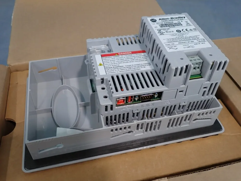 Allen Bradley Operator Interface - 2711p-k6m5a8