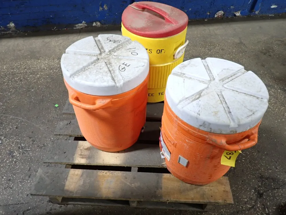 Rubbermaid / Igloo 10 Gal Water Coolers