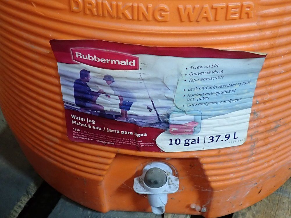 Rubbermaid / Igloo 10 Gal Water Coolers