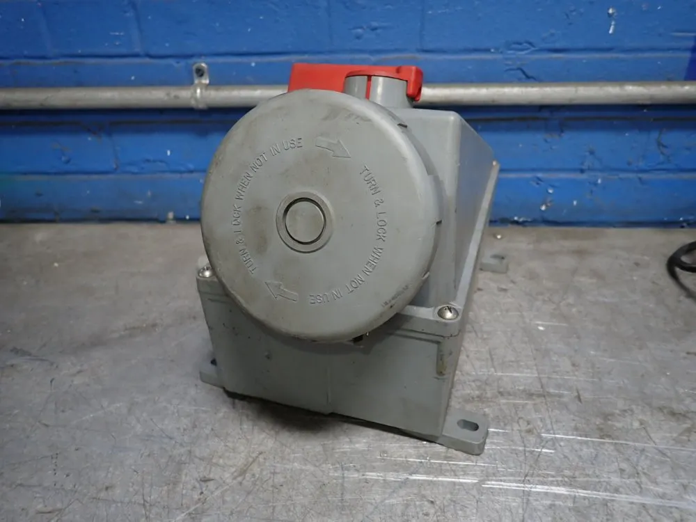 Hubbell Pim & Sleeve Mechanical Interlock - Hbl4100mi7w