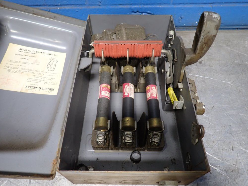 Square D 30 Amp Fusible Disconnect - A85341