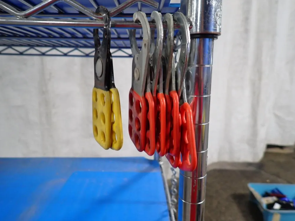 Uline 4 Shelves Portable Wire Shelf