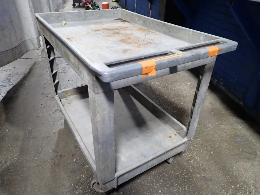 36" X 24" X 33" Cart